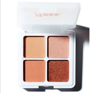 Floss. Eyeshadow Squad In Just Peachy